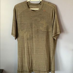 Lulu lemon workout shirt